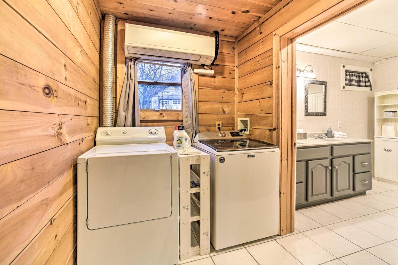 Spacious Cabin With Decks Near Saratoga Springs Middle Grove Ngoại thất bức ảnh