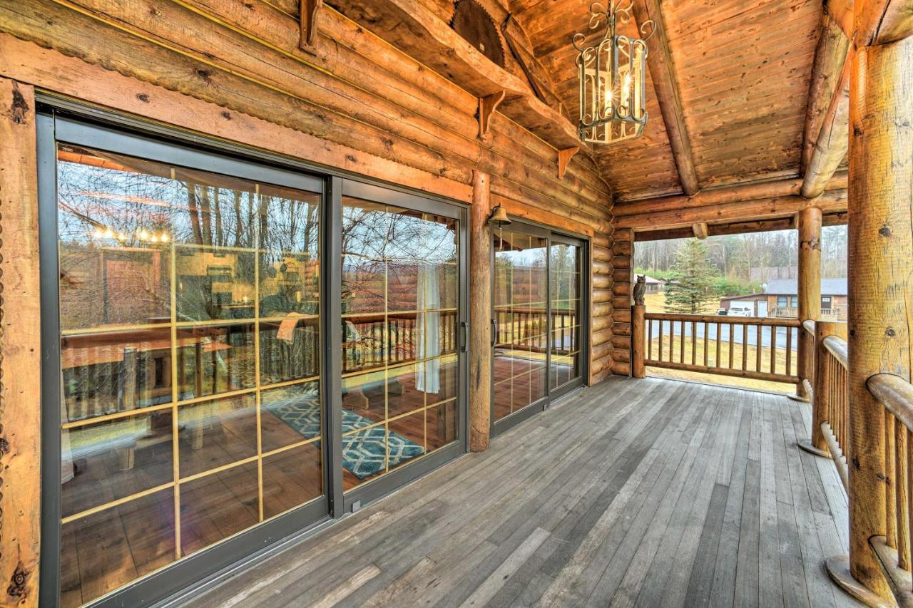 Spacious Cabin With Decks Near Saratoga Springs Middle Grove Ngoại thất bức ảnh