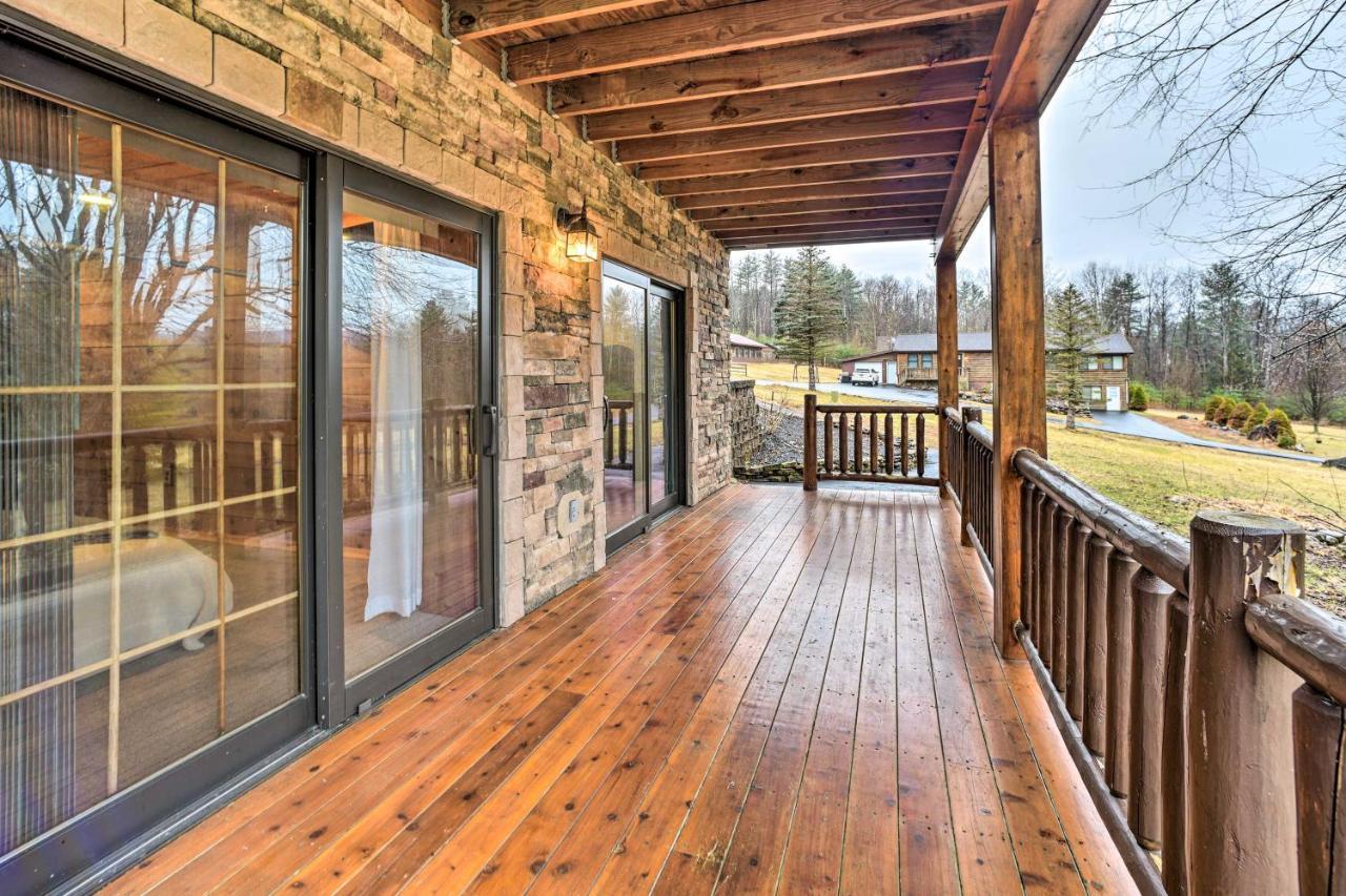 Spacious Cabin With Decks Near Saratoga Springs Middle Grove Ngoại thất bức ảnh